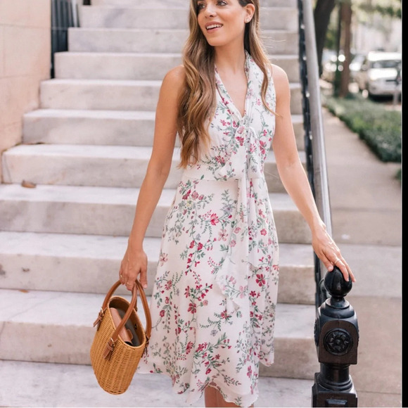 Gal Meets Glam Collection Alexis Delicate Blossom Print Tie Neck Dress, size 4 - Picture 2 of 6